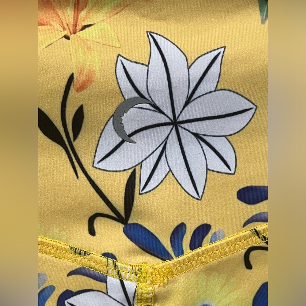 Zyia Active 7/8 Floral Yellow Leggings Sz 6-8 Reflective Light nTight - Picture 8 of 12